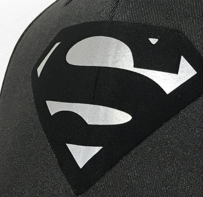 Gorra DC Comics Superman Reflective Logo Premium Flex Fit