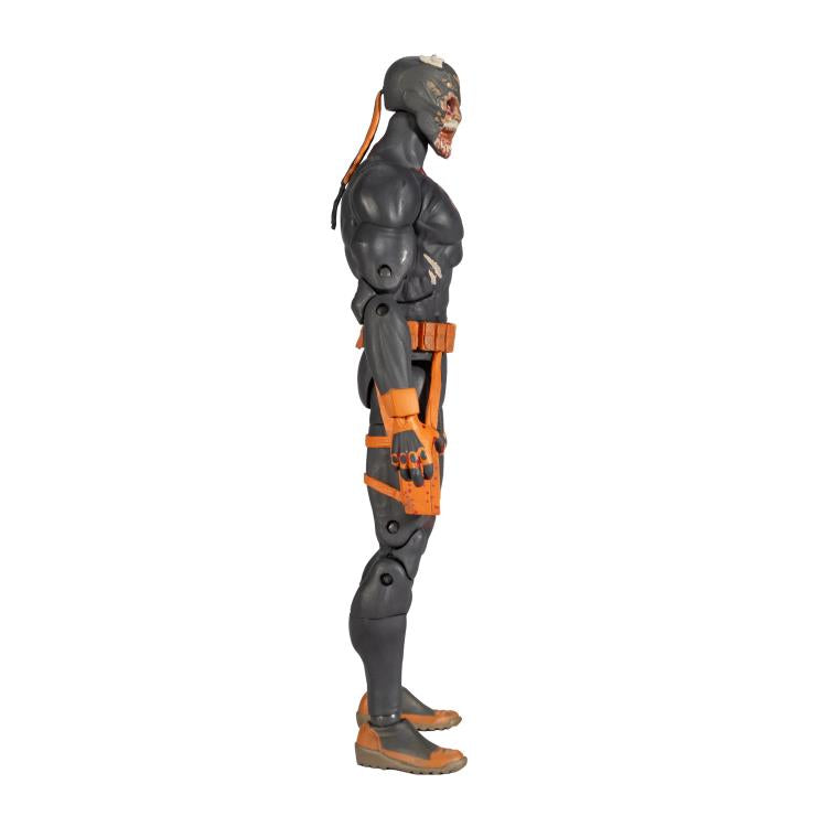 DC Essentials DCeased Deathstroke *caja dañada