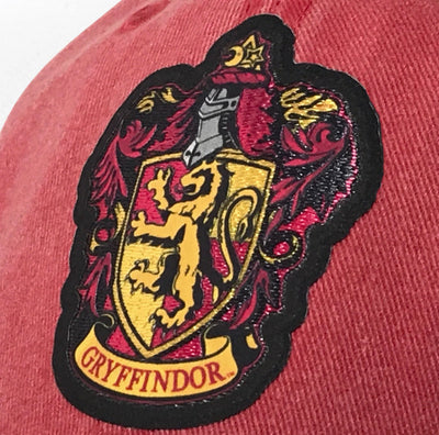 Gorra Harry Potter Emblema Gryffindor Roja Tipo Deslavada